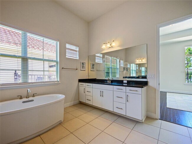 Building Photo - 15704 Marina Bay Dr