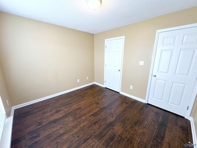 Building Photo - 117 Bremerton Dr SW