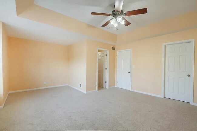 Building Photo - 1953 Fountain Grass Cir