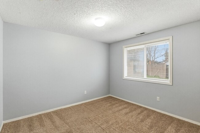 Building Photo - Beautiful 3 Bedroom, 2 Bath Home with Open Concept & Spacious Backyard