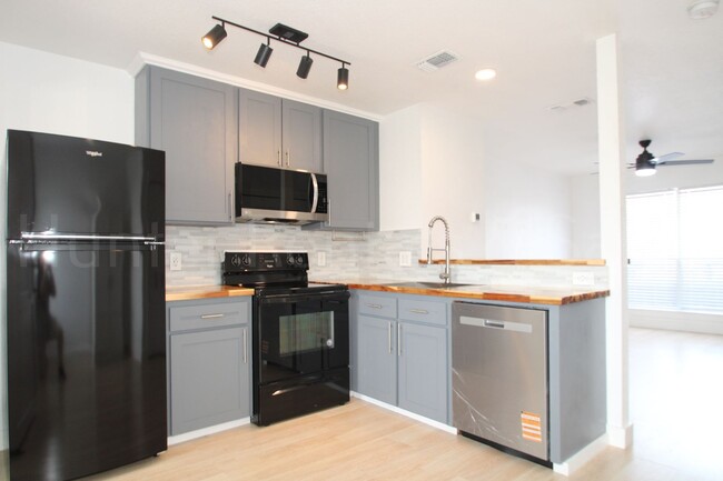 Building Photo - Experience Modern Living