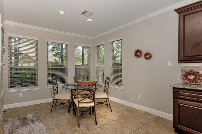 Building Photo - 47 Canoe Bend Dr