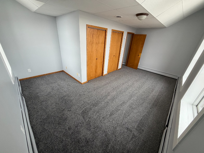 Building Photo - 205 Plum St