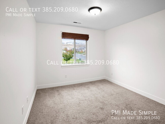 Building Photo - Spacious 4-Bed Oasis in Foxtrail Drive Lehi