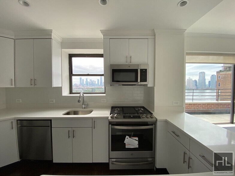 Building Photo - BEEKMAN PLACE