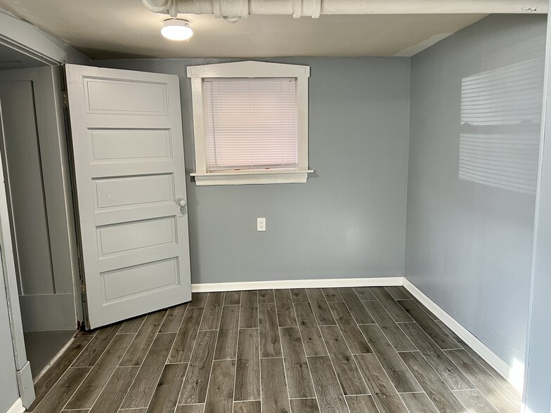 Building Photo - 3425 N Monticello Ave