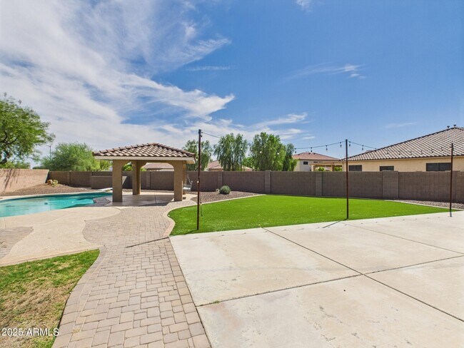 Building Photo - 27007 N 31st Dr