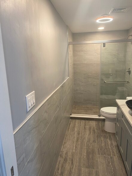 Building Photo - 44 Bridgeport Ave