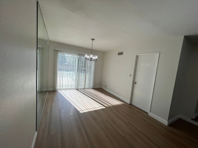 Building Photo - Great Large House ready for you to Make it a Home