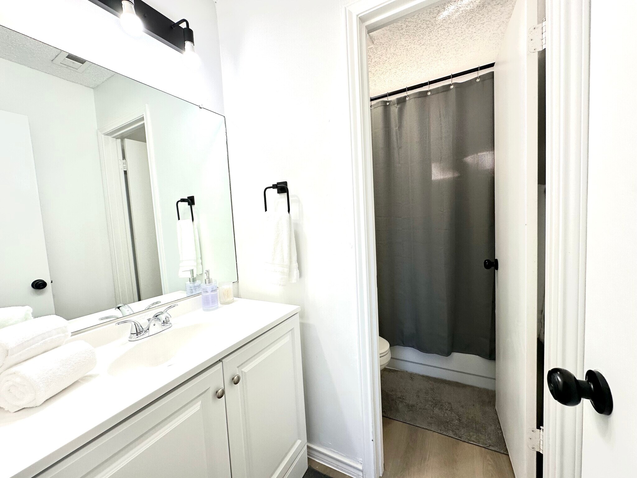 Building Photo - 2623 Gwendolyn Ln