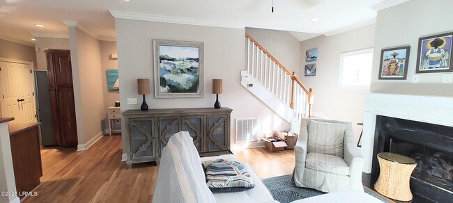 Building Photo - 503 Waight St