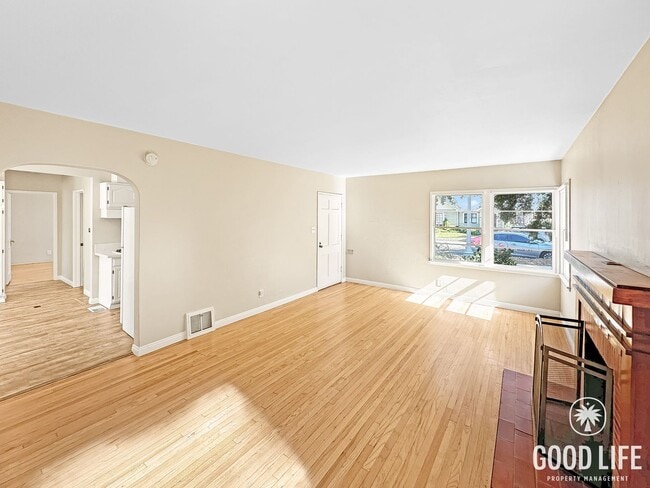 Building Photo - Charming 3-Bedroom Anaheim Home Featuring Private Backyard & 2 Car Garage