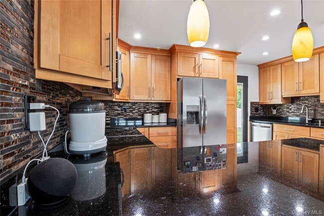 Building Photo - 937 Bowling Green Dr