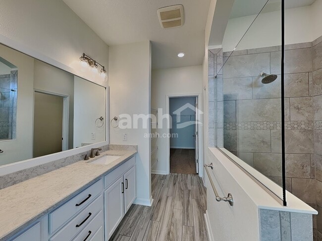 Building Photo - 6117 Voyagers Pl