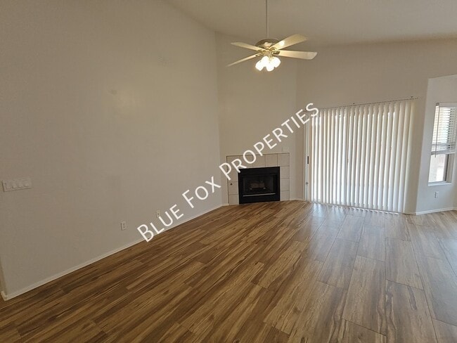 Building Photo - 710 W Calle Alta Loma