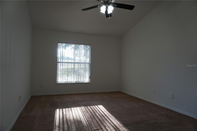Building Photo - 10500 Lake Hasson Cir