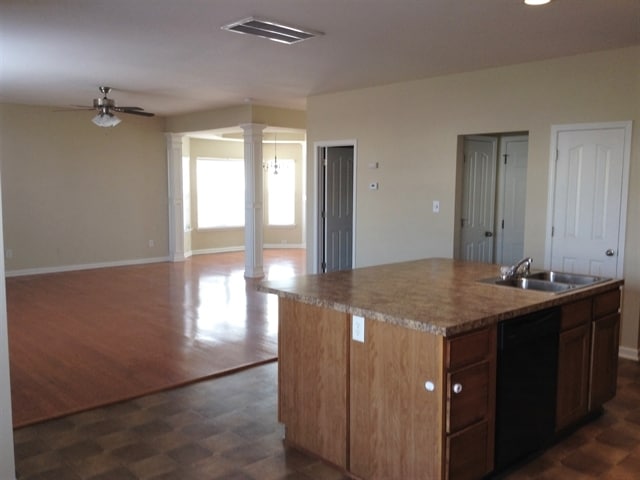 Building Photo - 2476 Ingleside Dr