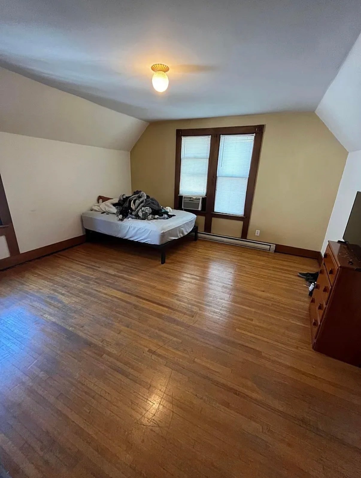 Building Photo - 722 Hutchins Ave