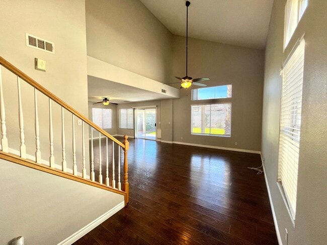 Building Photo - **$800 OFF MOVE IN BY 12/12/25**Spacious 3 Bedroom, 2.5 Bath Home with No HOA and Modern Finishes