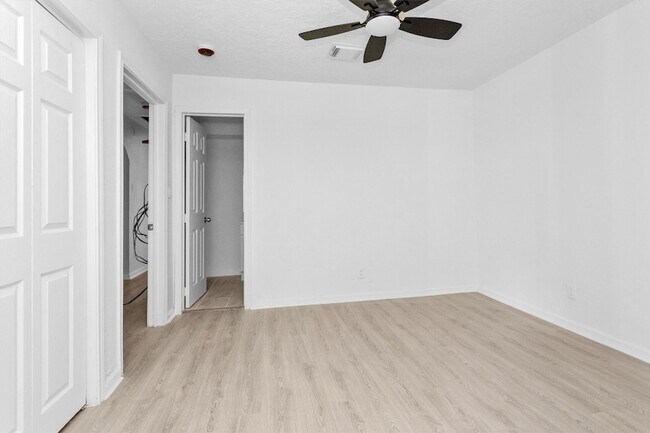 Building Photo - 16016 Green Manor Dr