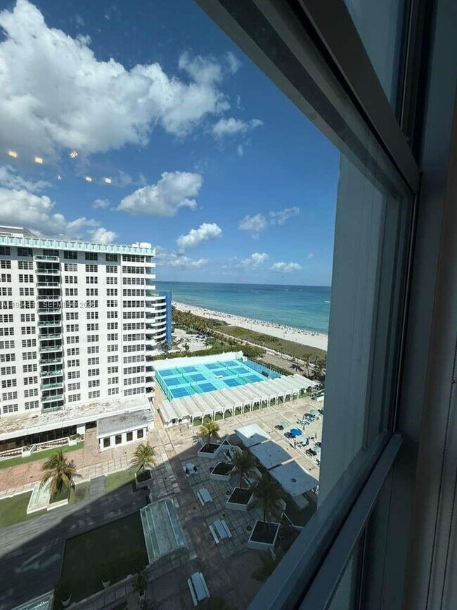 Building Photo - 5055 Collins Ave