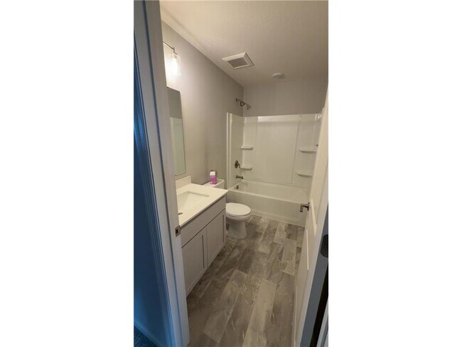 Building Photo - 4829 Airlake Dr