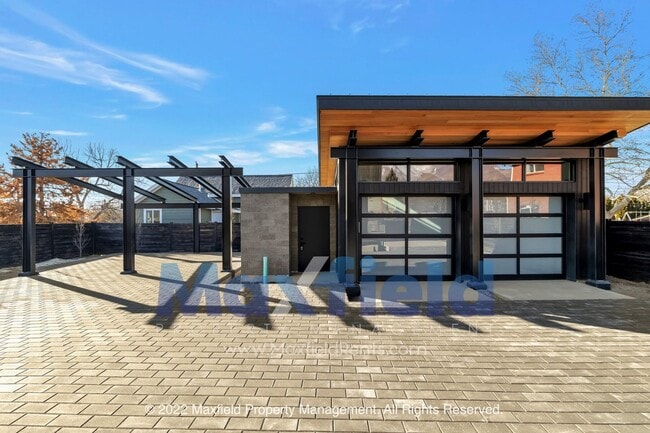Building Photo - Luxury Sugarhouse Living | Pet Friendly | 2BD | 3BA | 1GA | 1CP 1875 Sq Ft