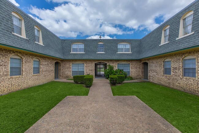 WELCOME TO TICKNOR TERRACE IN GRAPEVINE, TEXAS - Ticknor Terrace