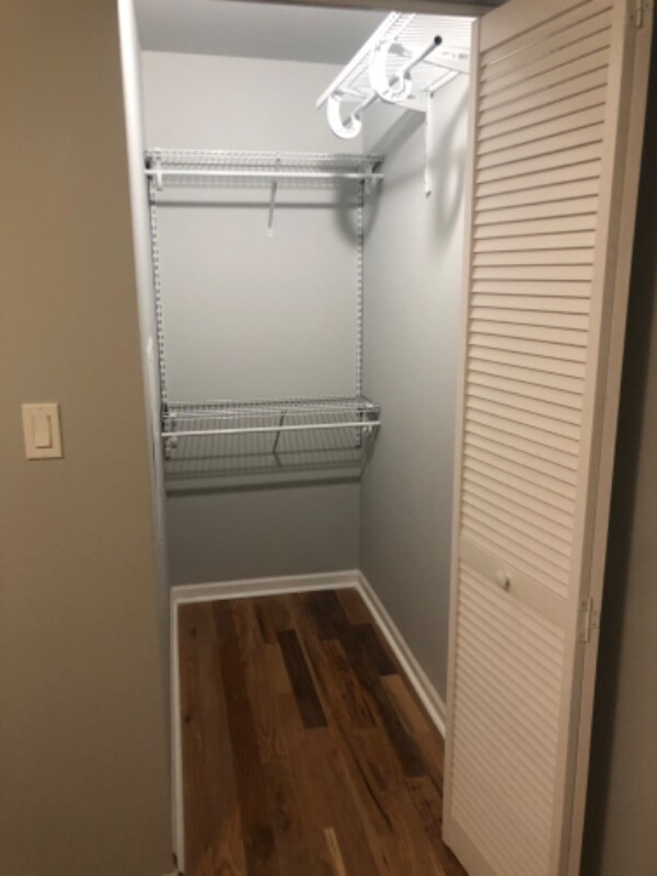 Building Photo - 1826 W Erie St