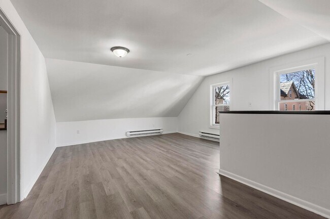 Building Photo - 77 Bellevue Ave