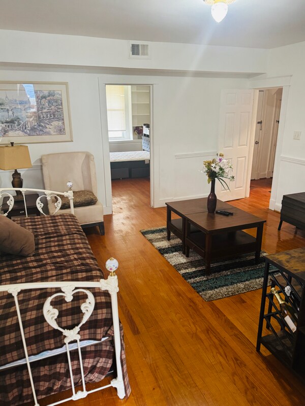 Building Photo - 3712 Parkside Dr