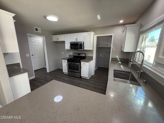 Building Photo - 216 Virginia Dr