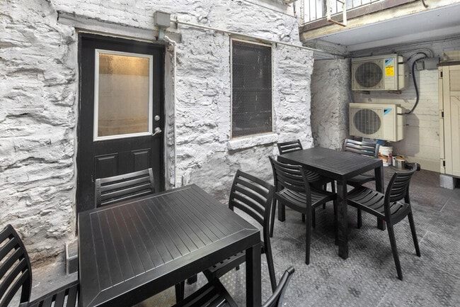 Building Photo - 425 E 58th St