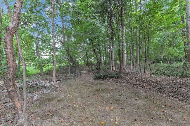 Building Photo - Large Corner Lot Home in Margot's Pond!