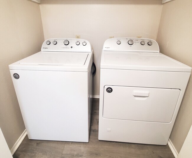 Laundry room - 1706 Live Oak Pl