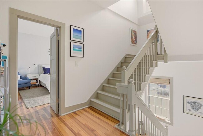 Building Photo - 364 Bellevue Ave