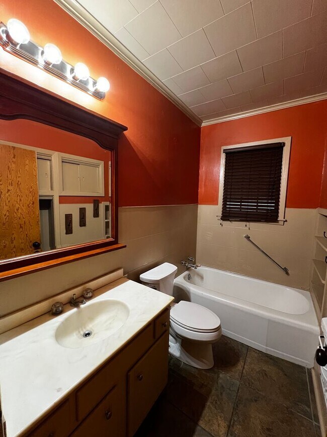 Building Photo - Four Bedroom, Two Bathroom , House Near UL , with Lawncare MOVE IN SPECIAL!!!!