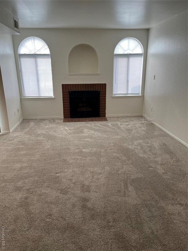 Building Photo - 204 Pine Hollow Way