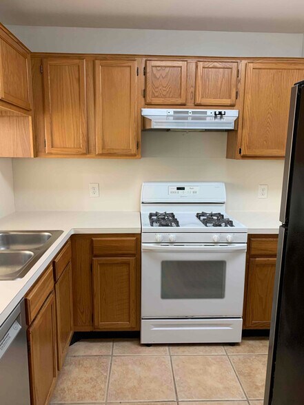 Building Photo - 11901 Swearingen Dr