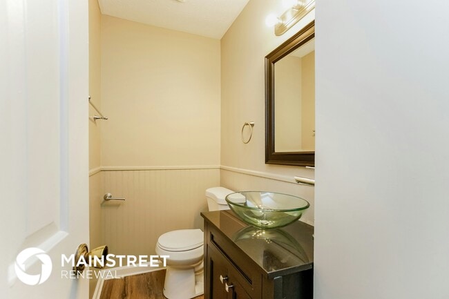 Building Photo - 1309 Hanson St