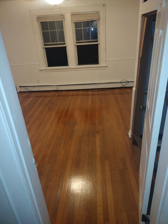 Building Photo - 46 Pleasant View St