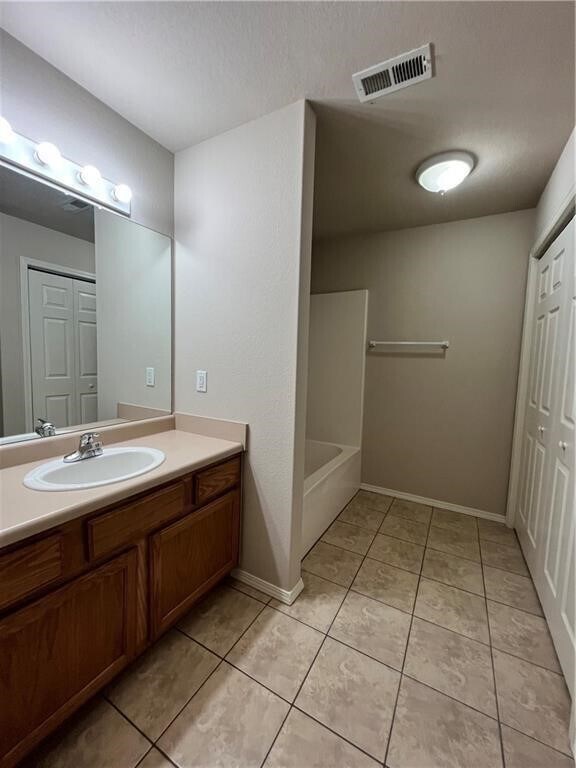 Building Photo - 650 Appleridge Dr