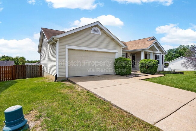 Building Photo - 166 Royallprairie Ln