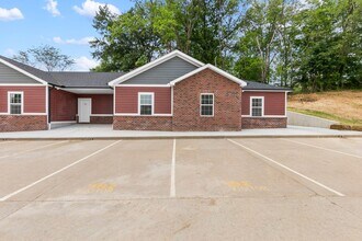 Building Photo - 1112 Bertling St