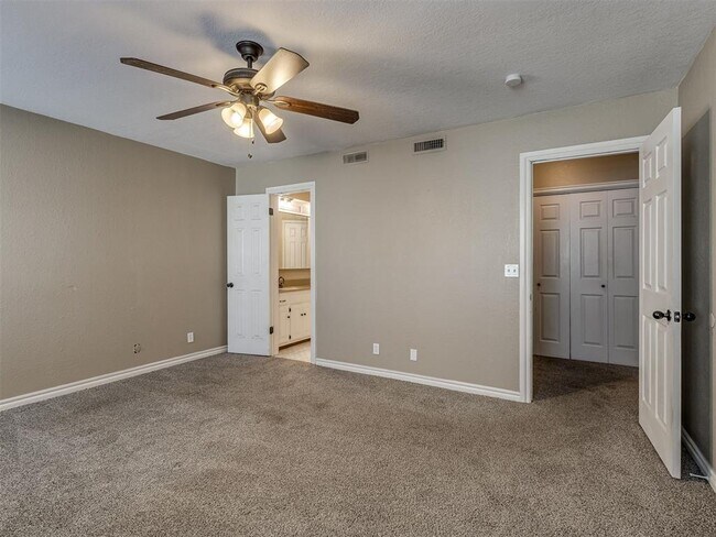 Building Photo - 2131 Jazzman Dr