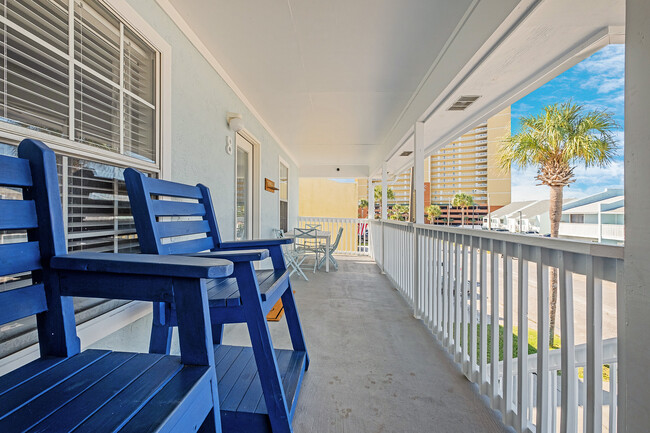 Building Photo - 17642 Front Beach Rd