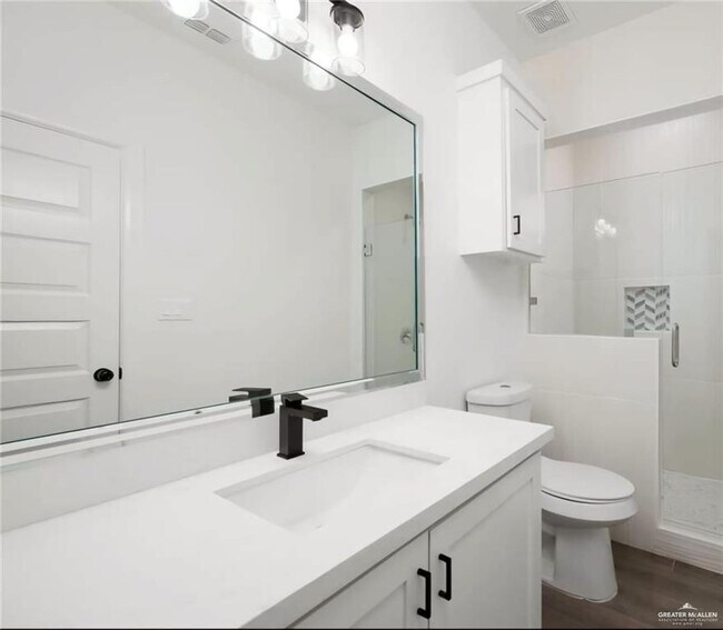 Building Photo - 10 East St