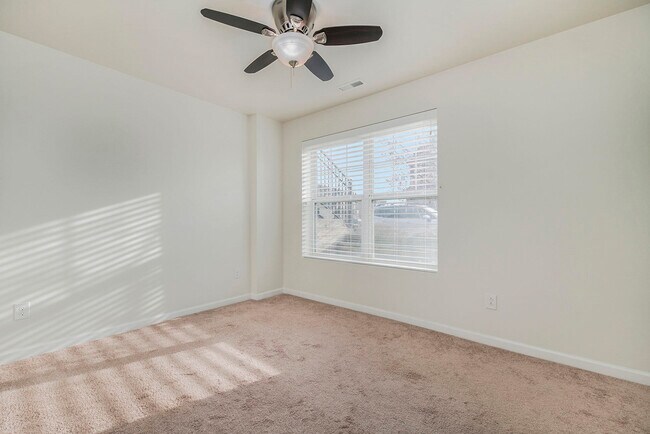 Building Photo - 329 Glenhurst Blvd