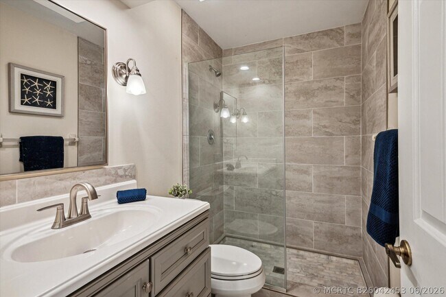Building Photo - 5750 Coach House Cir
