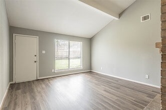 Building Photo - 9462 Fuqua St